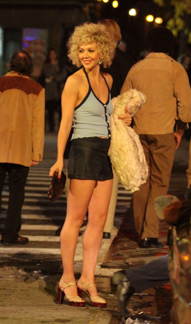 Maggie Gyllenhaal on the set of 'The Deuce' in NY