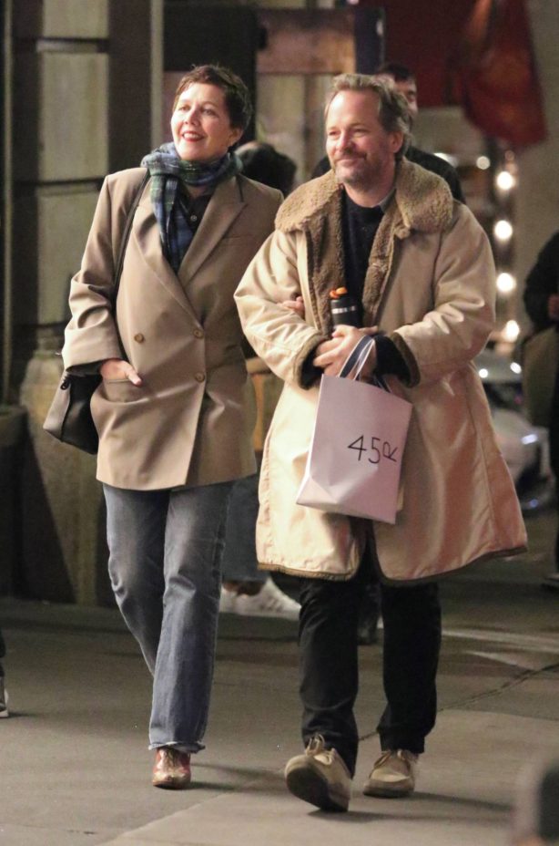 Maggie Gyllenhaal - With husband Peter Sarsgaard seen during a romantic stroll in NYC