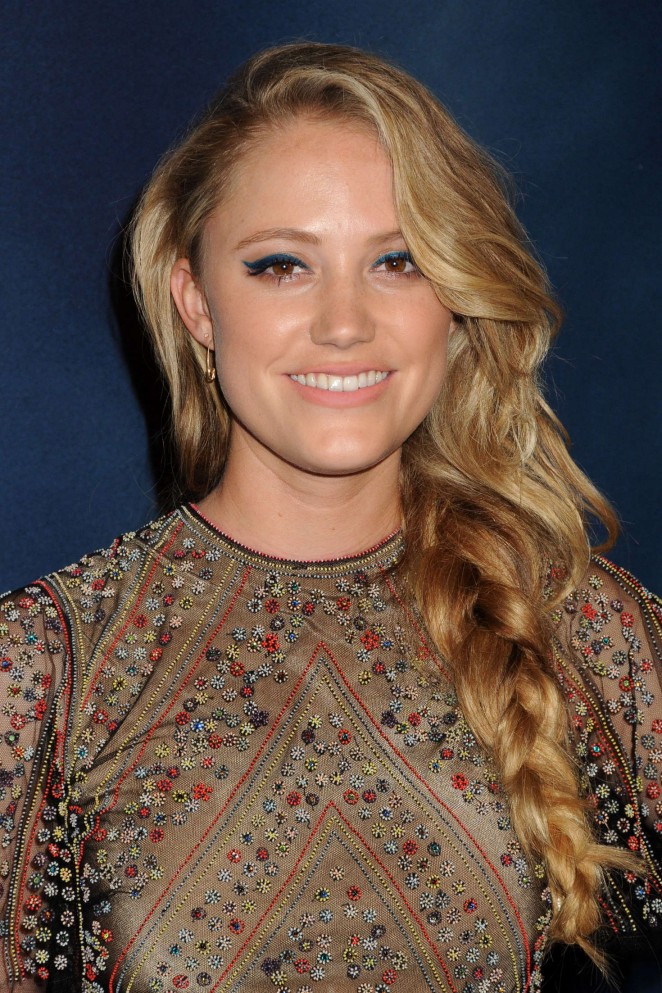 Maika Monroe - 'The 5th Wave' Premiere in Los Angeles