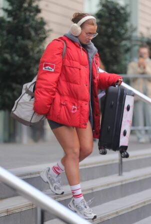 Maisie Smith - Seen leaving her Manchester Hotel