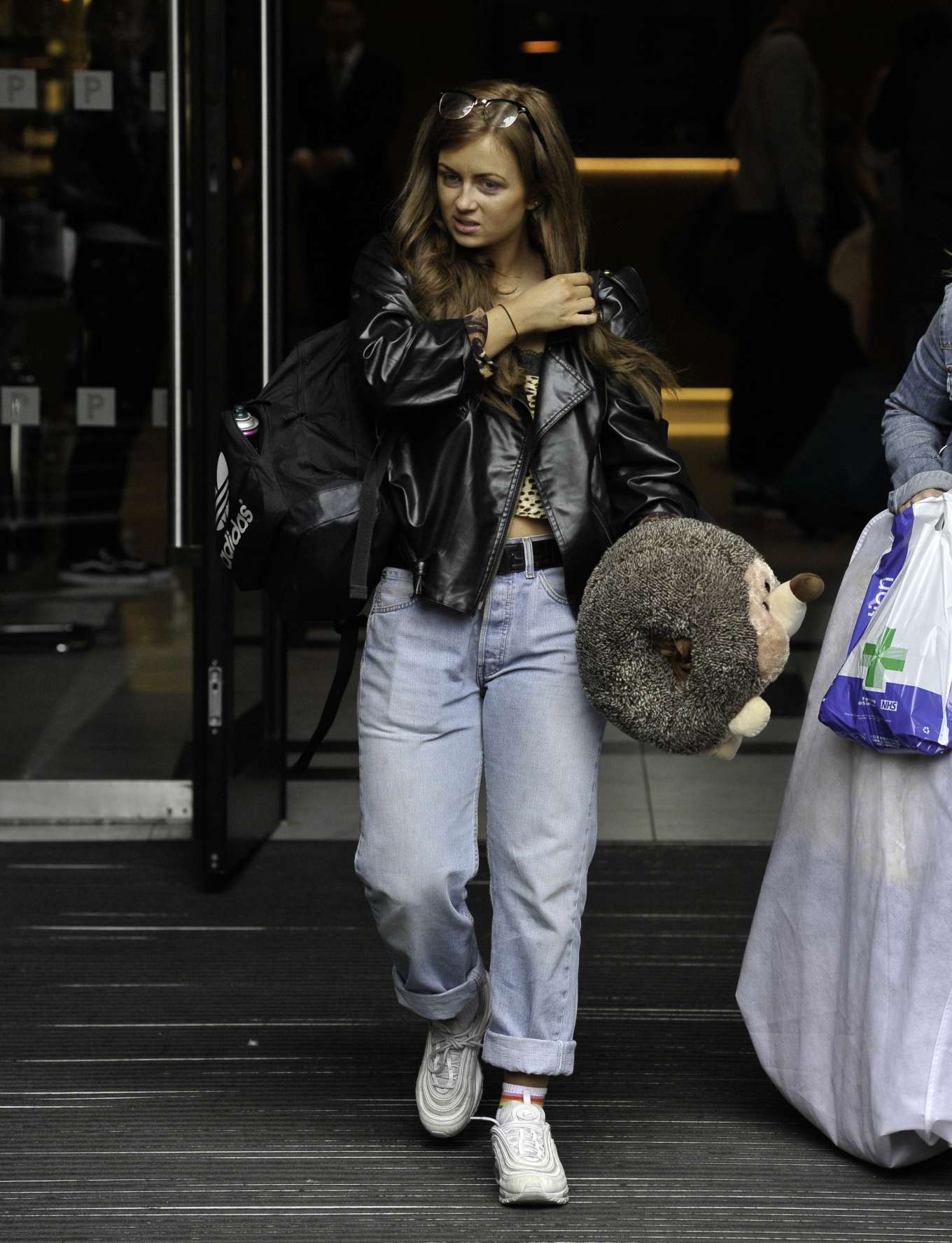 Maisie Smith â€“ Soap Stars exit their hotel in Manchester