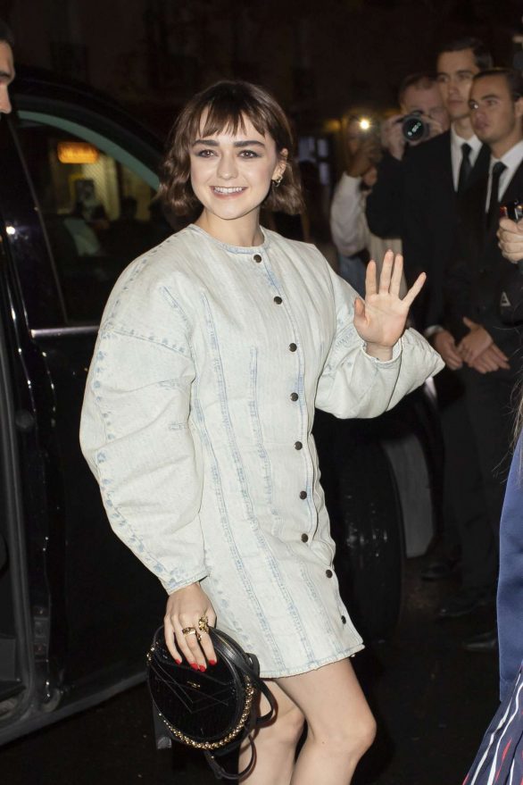 Maisie Williams - Arrives at Givenchy Womenswear Show in Paris