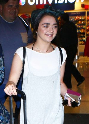 Maisie Williams Arrives at LAX Airport in Los Angeles