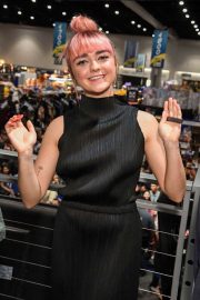 Maisie Williams - 'Game of Thrones' Cast Autograph Signing at Comic Con San Diego 2019