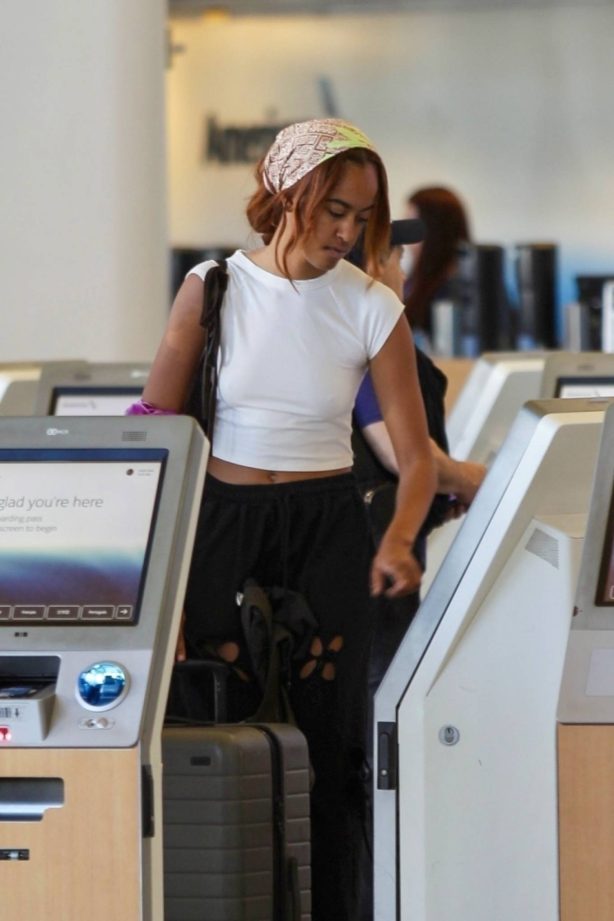 Malia Obama - Seen While Departing for Los Angeles Airport