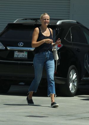 Malin Akerman - Arriving at an office in Hollywood