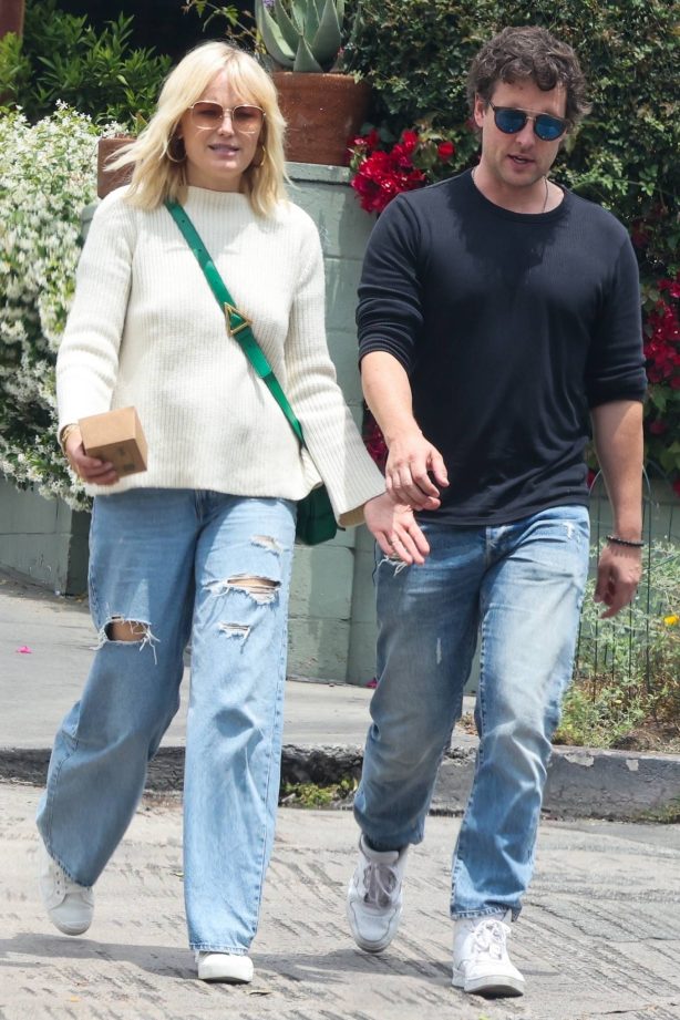 Malin Akerman - With her husband Jack Donnelly out in Los Feliz