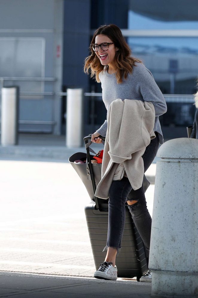 Mandy Moore - Arriving to New York City
