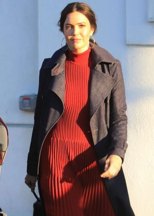Mandy Moore - Leaving a beauty salon in Beverly Hills