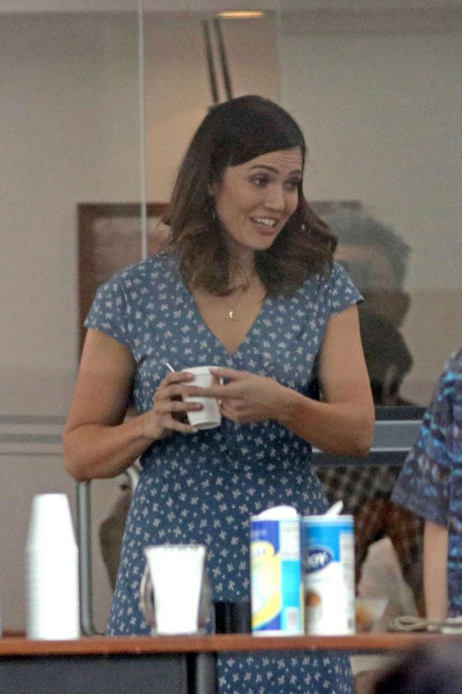 Mandy Moore on the set of 'This is Us' in Los Angeles