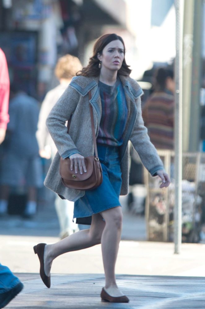 Mandy Moore - On the set of 'This is Us' in Los Angeles