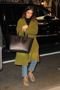 Mandy Moore - Outside of her hotel in New York