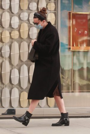 Mandy Moore - Shopping candids on Rodeo Dr. in Beverly Hills