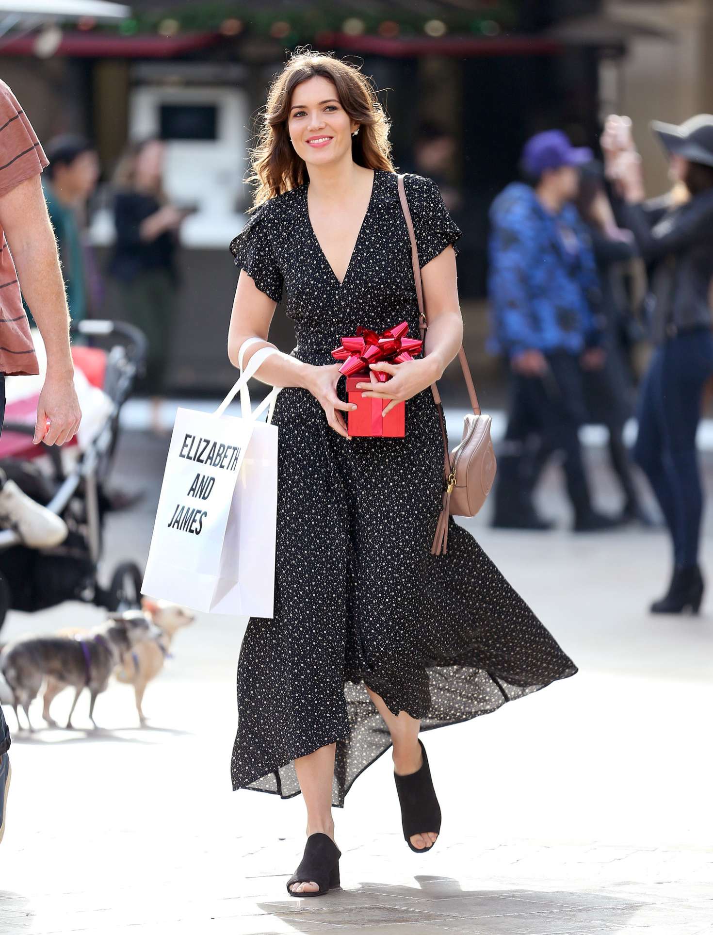 Mandy Moore Shopping for the holidays at The Grove -15 | GotCeleb