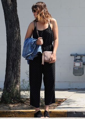 Mandy Moore - Shopping in Beverly Hills