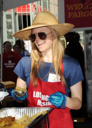 Marci Miller - Los Angeles Mission Thanksgiving Meal for the homeless in LA