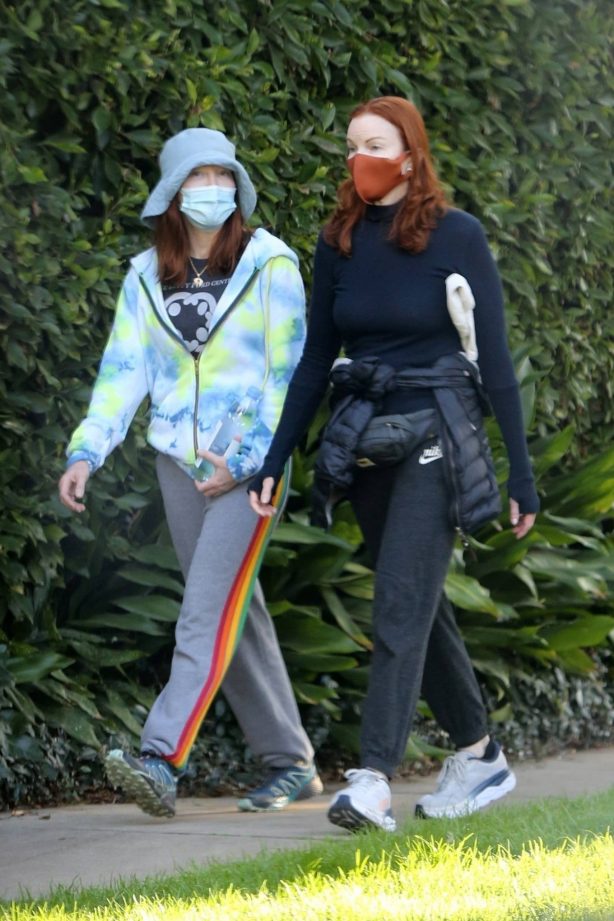 Marcia Cross - Goes for a walk with a friend in Brentwood