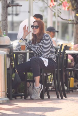 Marcia Cross - Steps out with a friend for lunch in Pacific Palisades