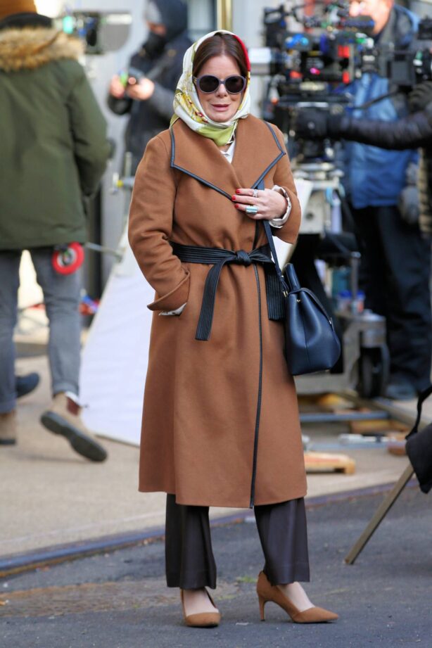 Marcia Gay Harden - Filming 'Uncouple' near Gramercy Park in New York