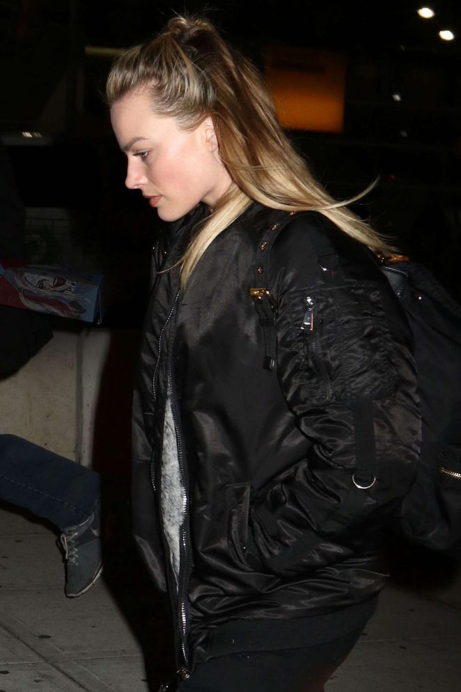 Margot Robbie - Arrives at JFK Airport in New York