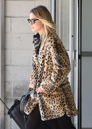 Margot Robbie - Arriving at JFK Airport in NYC