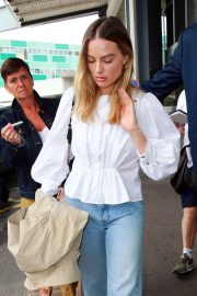 Margot Robbie - Arriving at Nice Airport in France