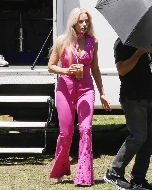 Margot Robbie - Filming 'Barbie' in Los Angeles