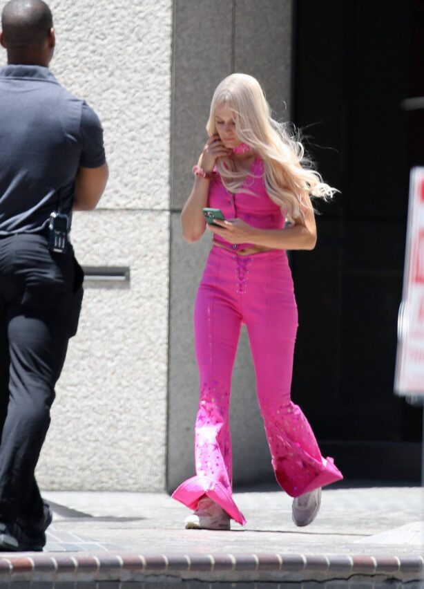 Margot Robbie - Heads to the Barbie set in Los Angeles
