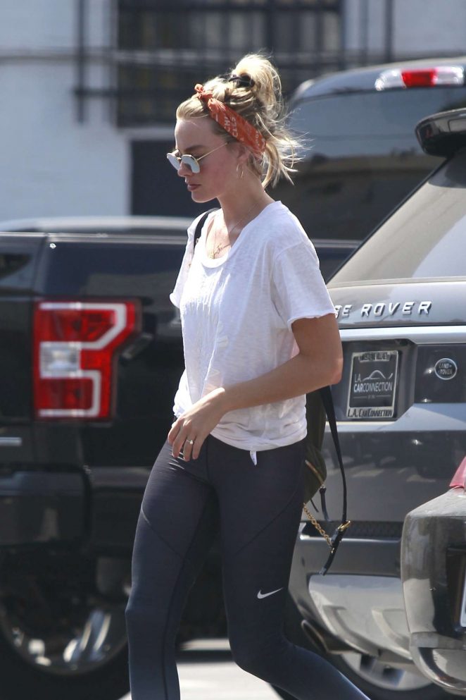 Margot Robbie - Heads to the gym in Los Angeles