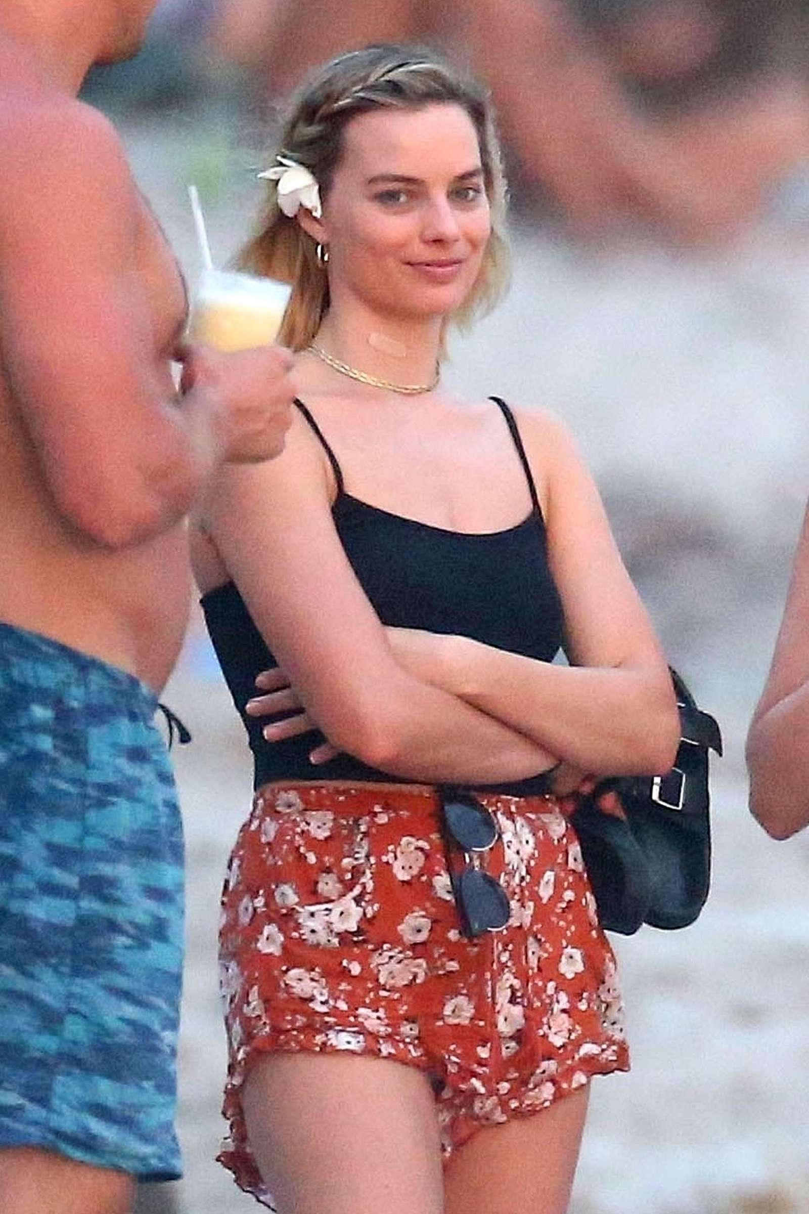 Margot Robbie In Bikini Bottoms 2018 25 Gotceleb