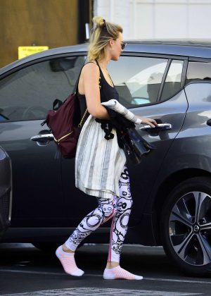 Margot Robbie in Leggings - Leaving the gym in Los Angeles