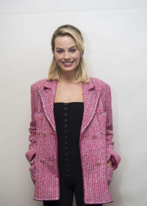 Margot Robbie - 'Mary Queen of Scots' Press Conference in LA