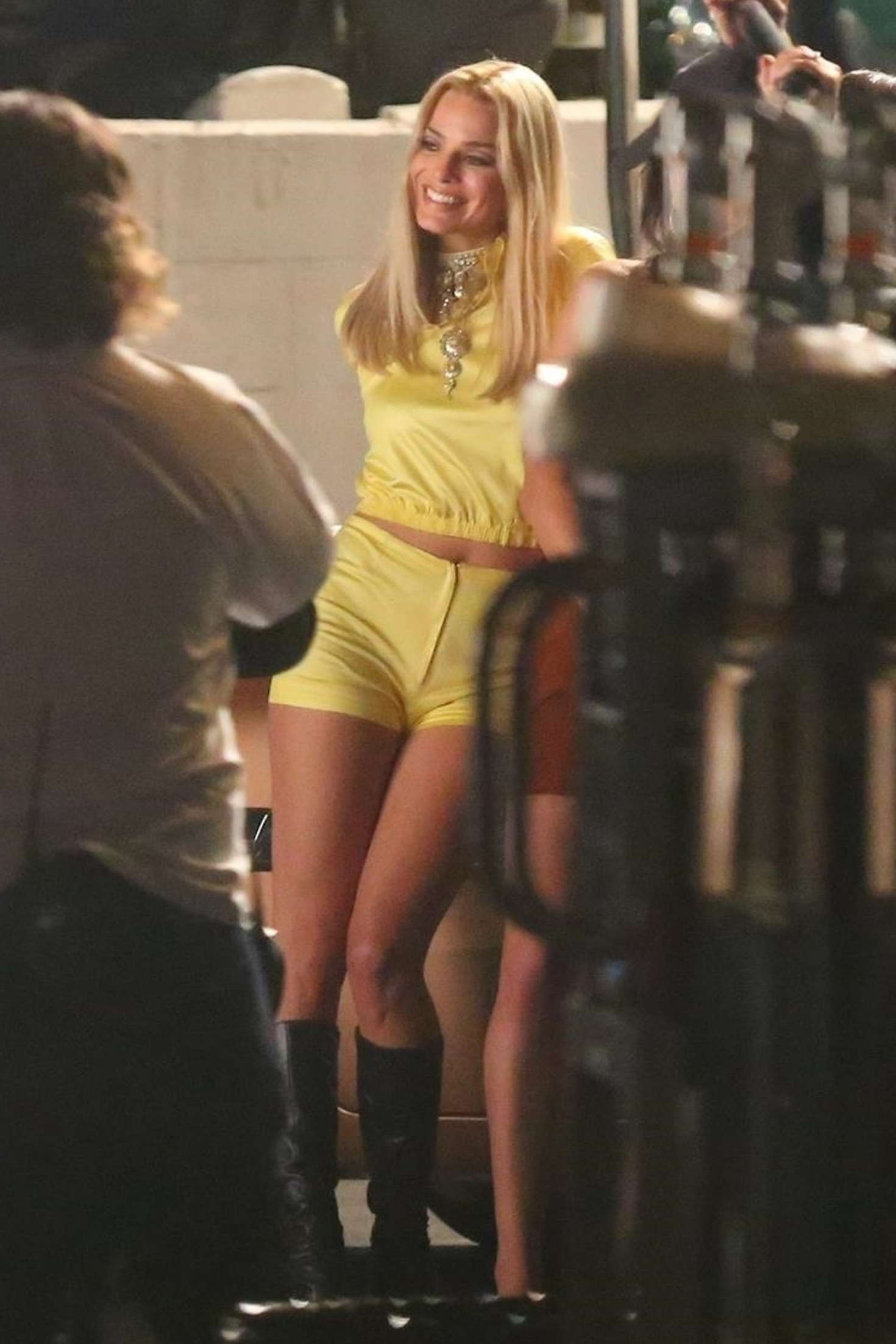 Margot Robbie: On set of Once Upon a Time in Hollywood -01 | GotCeleb
