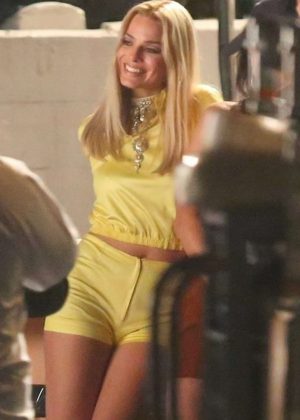 Margot Robbie - On set of 'Once Upon a Time in Hollywood' in Los Angeles
