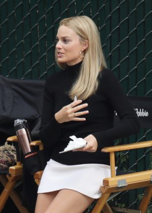 Margot Robbie - On the set of 'Once Upon a Time in Hollywood' in LA