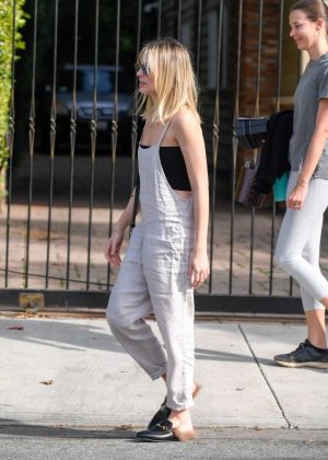 Margot Robbie - Out in Los Angeles