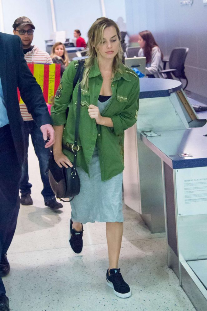Margot Robbie - Seen at JFK Airport in New York