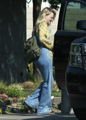 Margot Robbie - Spotted While Out And About In Los Angeles