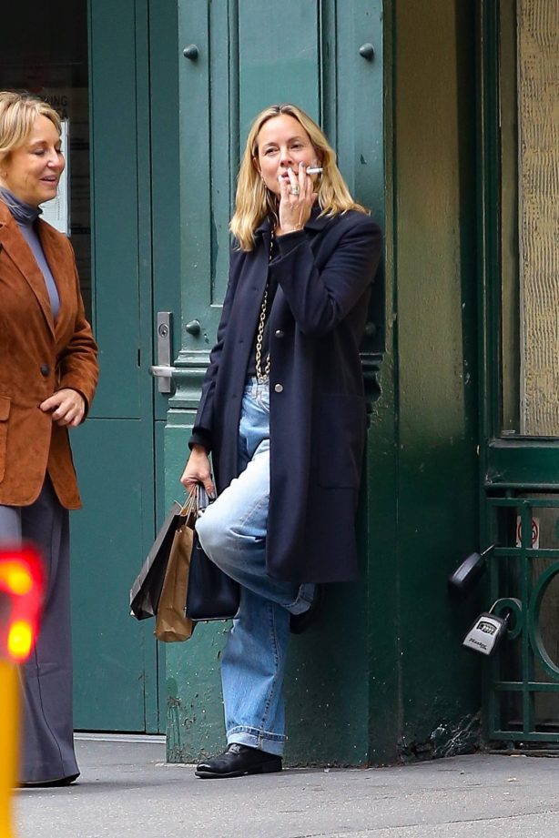 Maria Bello - Shopping with her friend in New York