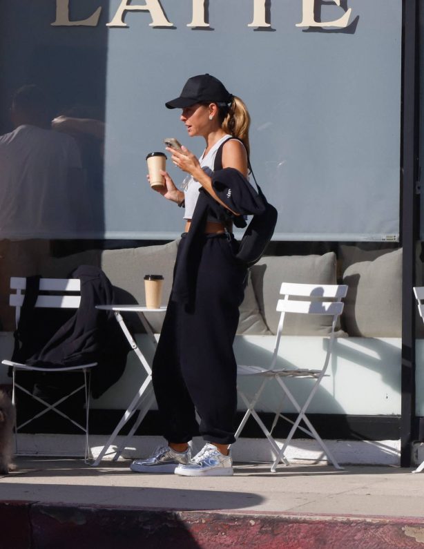 Maria Menounos - Steps out for a coffee in Los Angeles