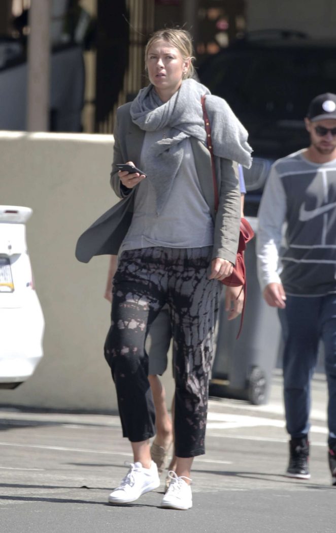 Maria Sharapova out for lunch in Los Angeles