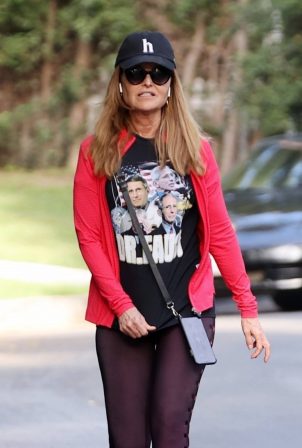 Maria Shriver - Wears a Dr. Fauci t-shirt in Brentwood