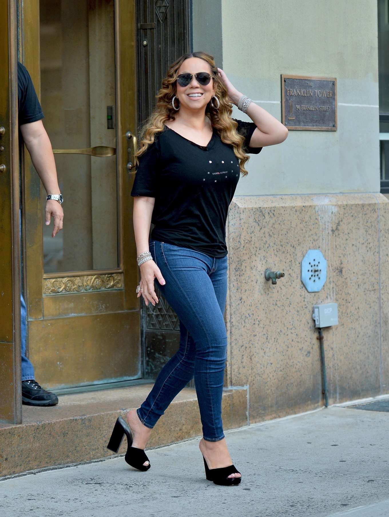 Mariah Carey â€“ In Jeans All smiles while out in New York City