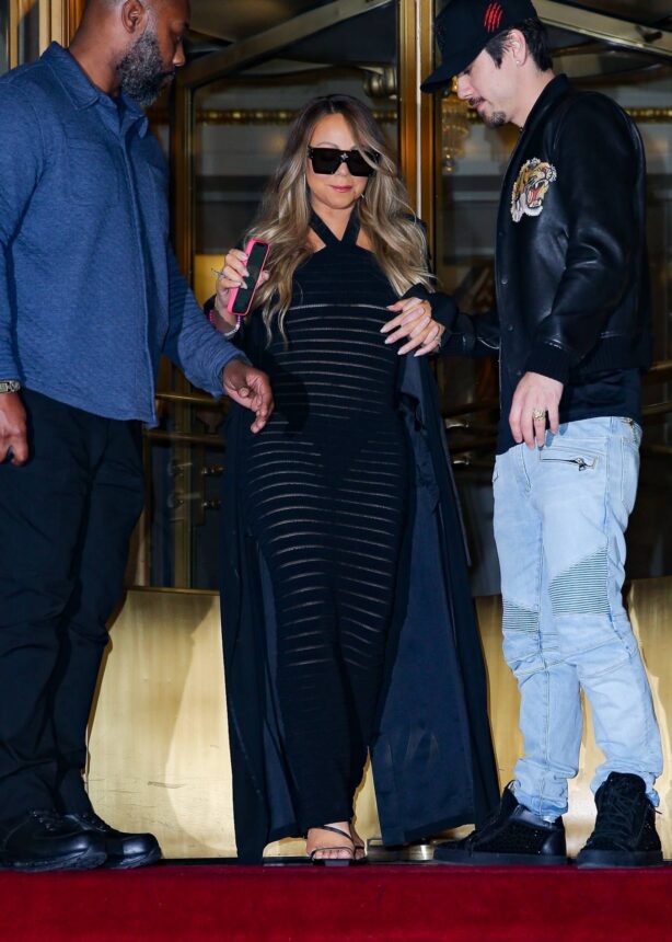 Mariah Carey - Leaving the Regis hotel in New York