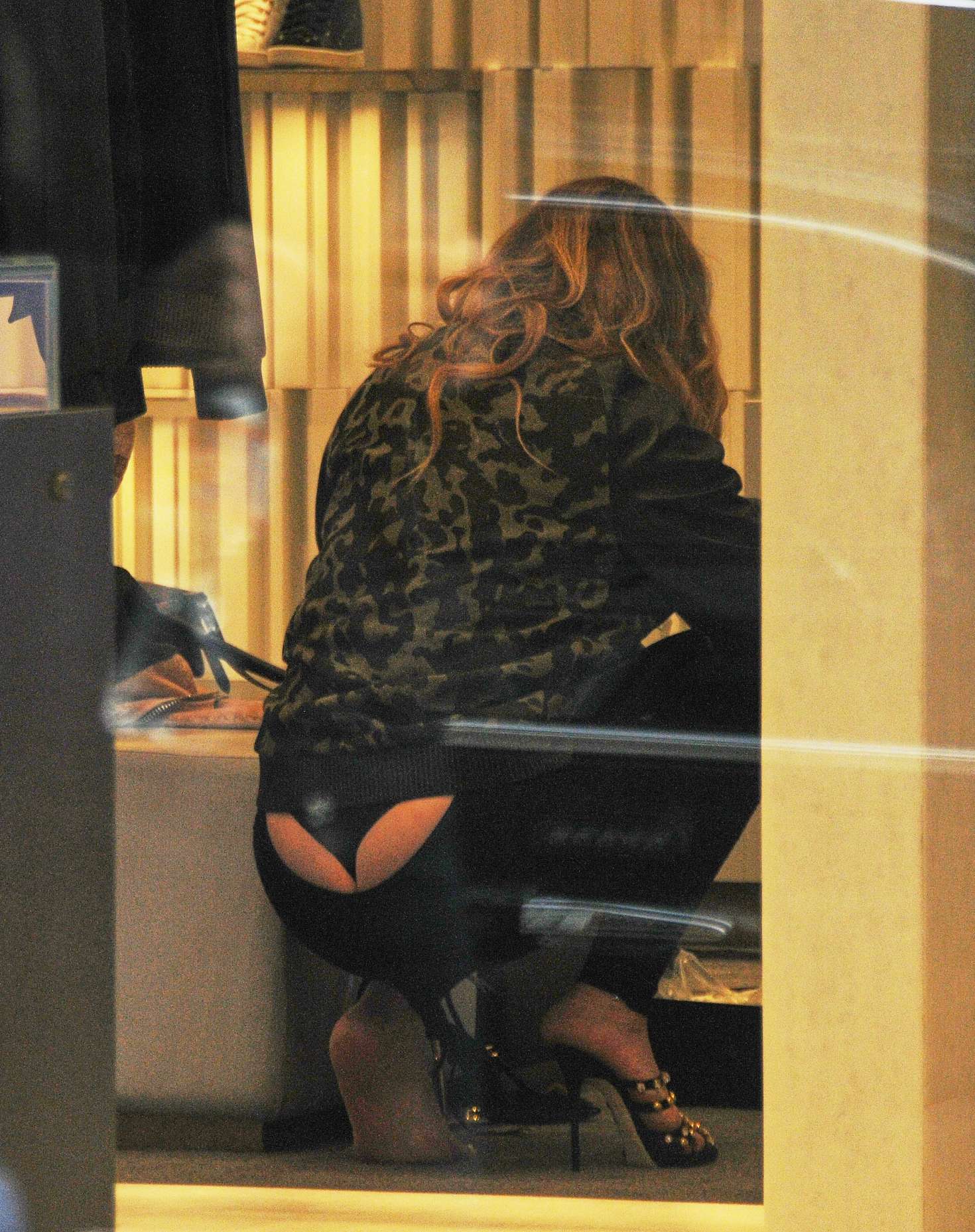 Mariah Carey 2017 : Mariah Carey out Shopping in Los Angeles -09. 