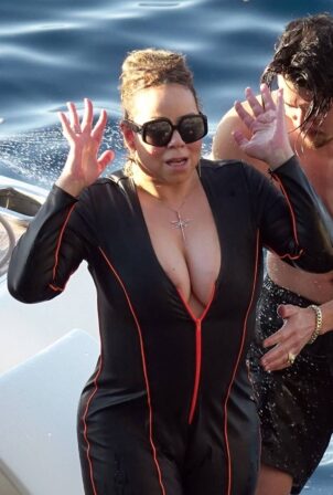 Mariah Carey - Takes a dip in the sea in Capri