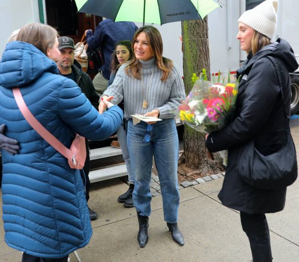 Mariska Hargitay - Arrived to the 'Law and Order Special Victims Unit set in Long Island City