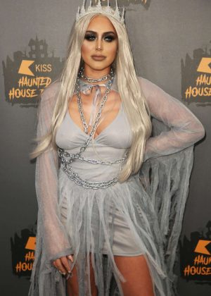 Marnie Simpson - 2018 KISS Haunted House Party in London