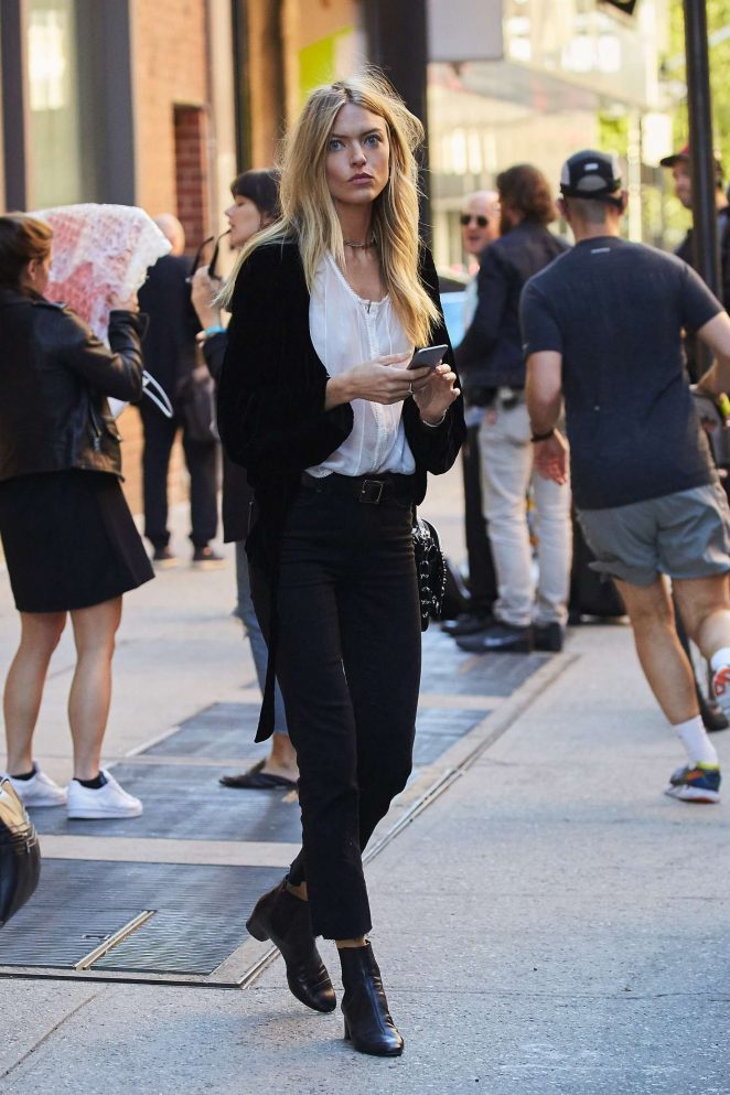 Martha Hunt out in New York