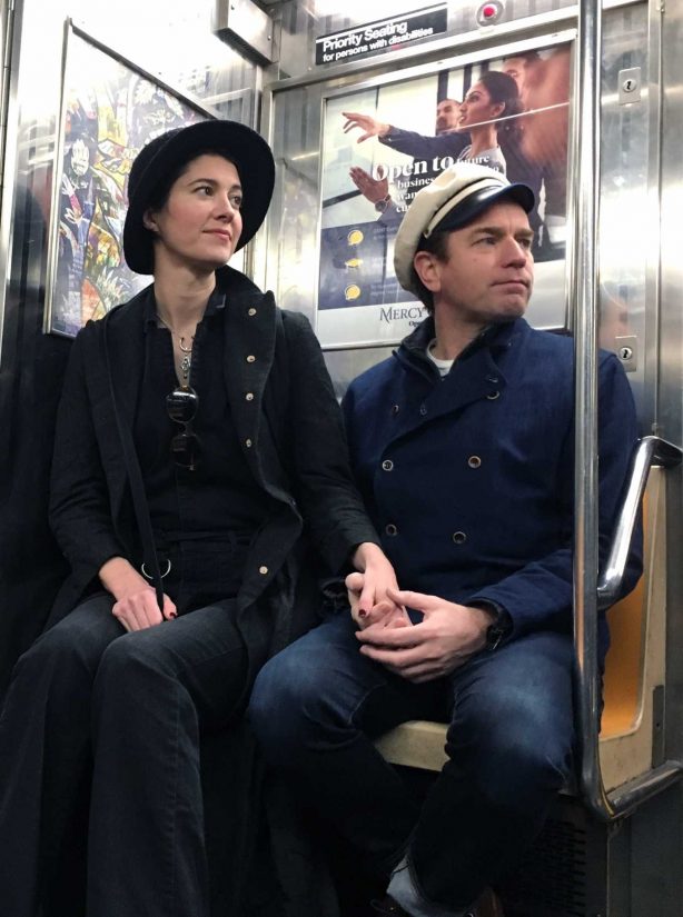 Mary Elizabeth Winstead and Ewan McGregor - Hold hands while riding the NYC Subway
